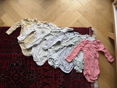 6x Petit Bateau Bodys Gr. 74–81 – Unisex Set aus weicher Bau