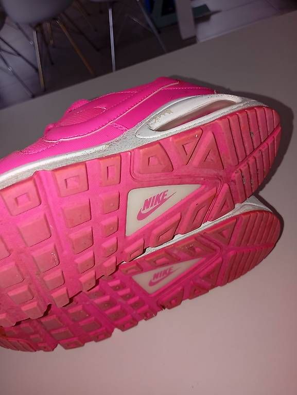 Nike Scarpe da donna: Nike Air Max Command 38.5 Neon Pink – Usato da Reinach BL venduto da Vaglia 2