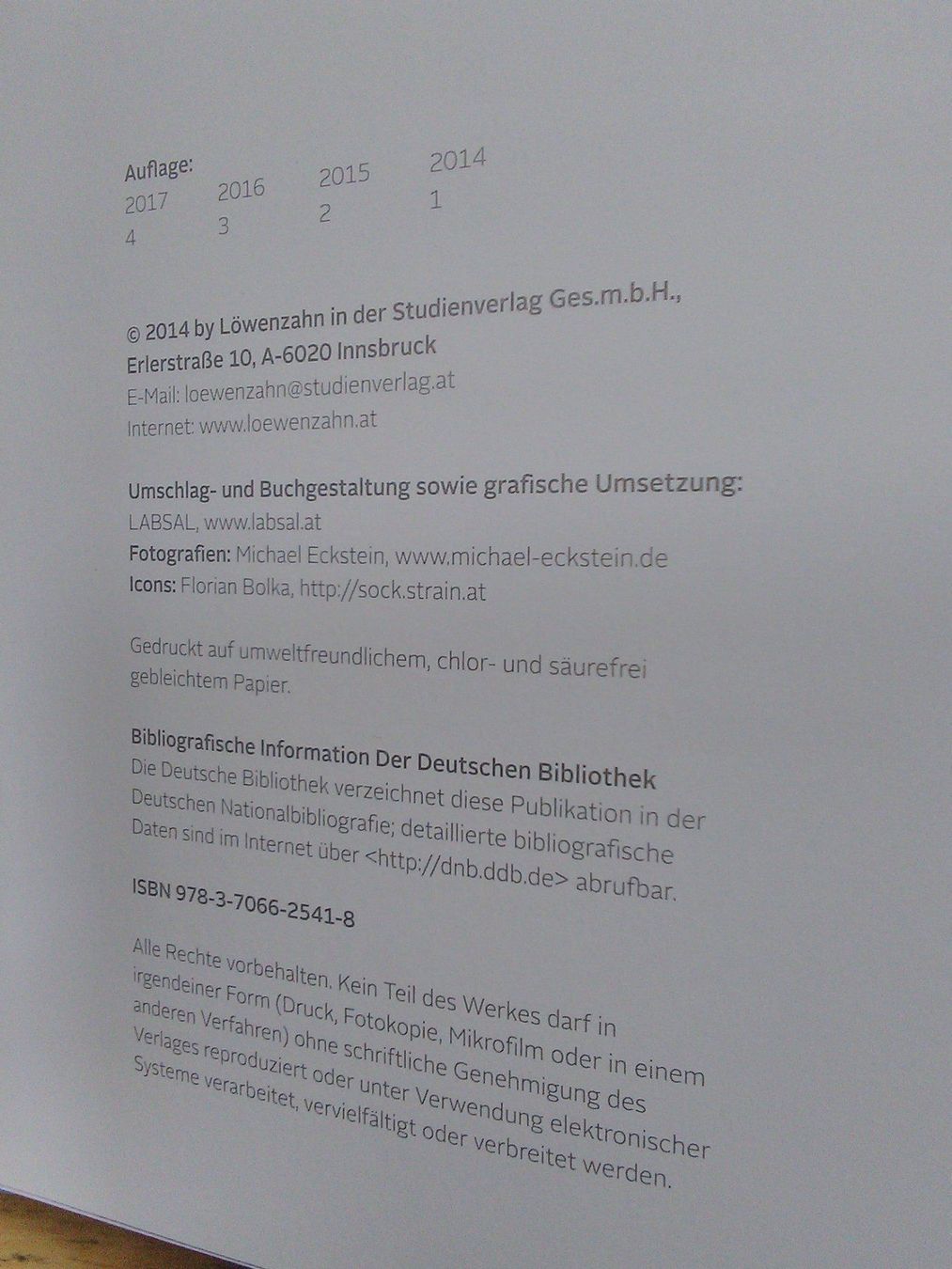 Libri: Vegane Backträume     (Brigitte Bach) – Usato da St. Gallen venduto da elkapone 2