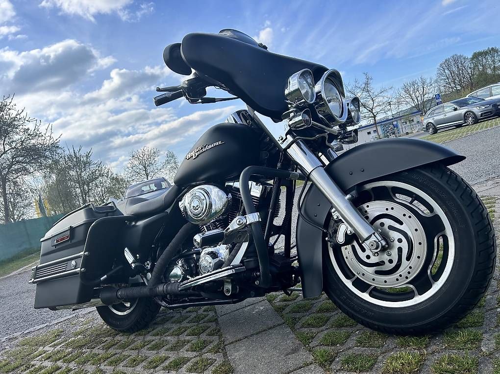 Harley-Davidson Touring: Harley-Davidson FLHXI Street Glide – Usato da Sempach venduto da ser_fz7b