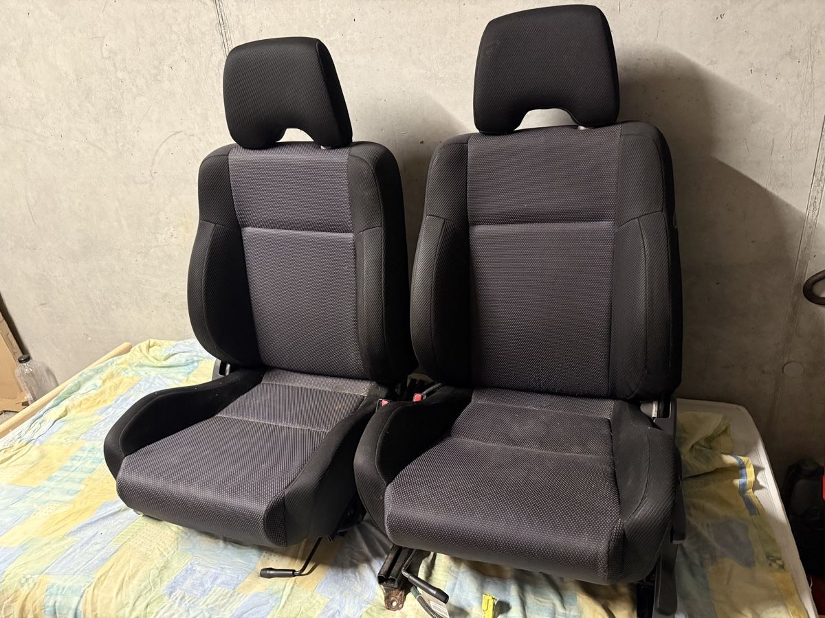 Subaru Tutti pezzi di ricambio auto: 2x Sitze Subaru Impreza WRX 2001 – Usato da Rueras venduto da frausnow12