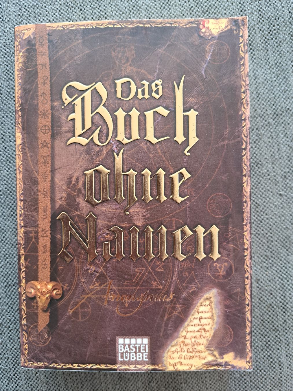 Livres: Buch: Das Buch ohne Namen  – Neuf (Voir description) à Jona par cel_s8jx