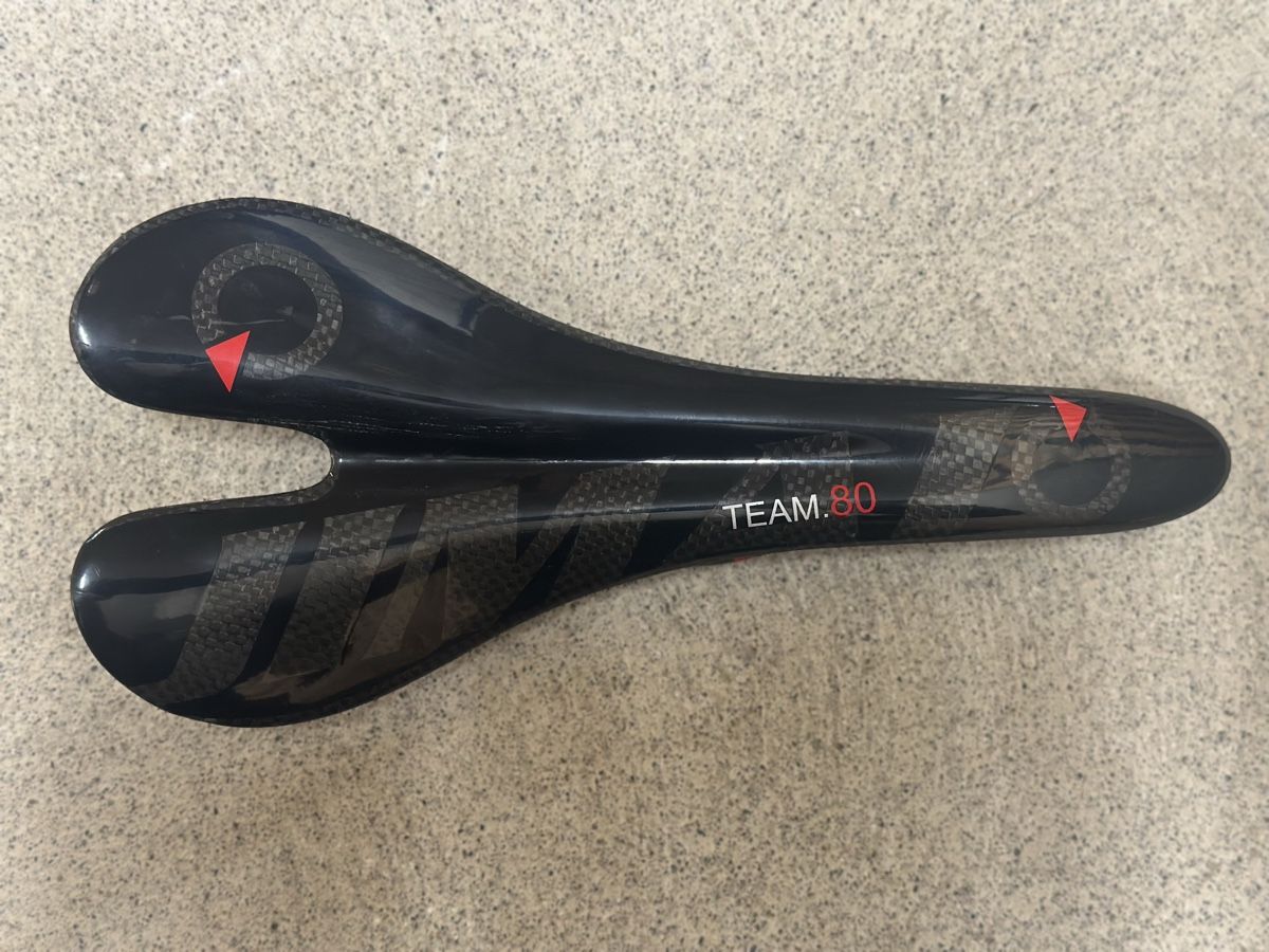Pezzi di ricambio: Carbon Sattel Triathlon - JIMAI TEAM.80 – Nuovo (secondo la descrizione) da Zürich venduto da Gadgets2020 1