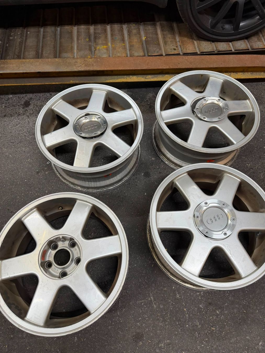 Audi Cerchioni: Originalfelgensatz Quattro S6 Plus ab 1.- – Usato da Altendorf venduto da Faessler04