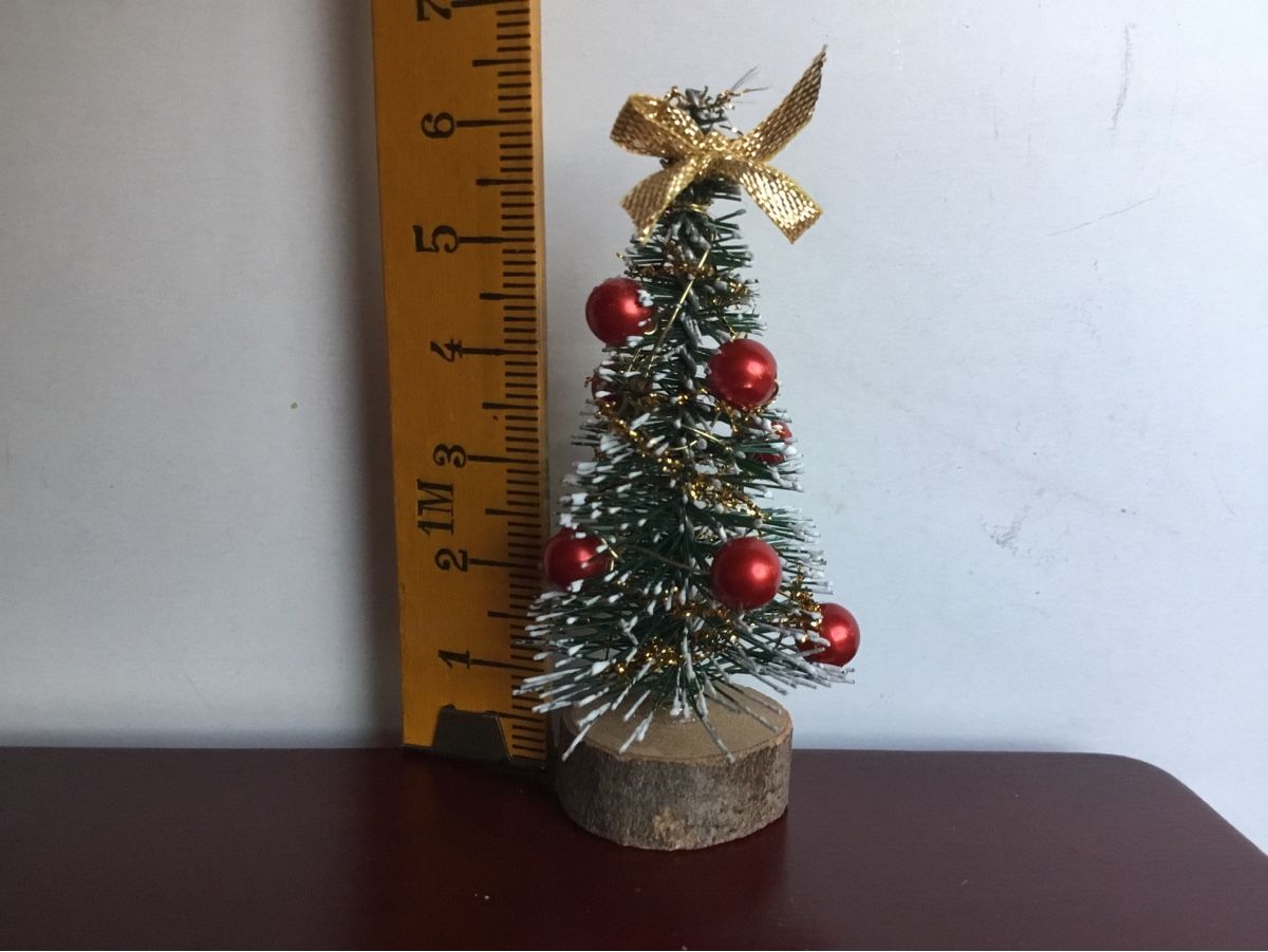 Case e mobili per bambole: Kleiner Christbaum 1:12 – Usato da St. Gallen venduto da chamilla 2