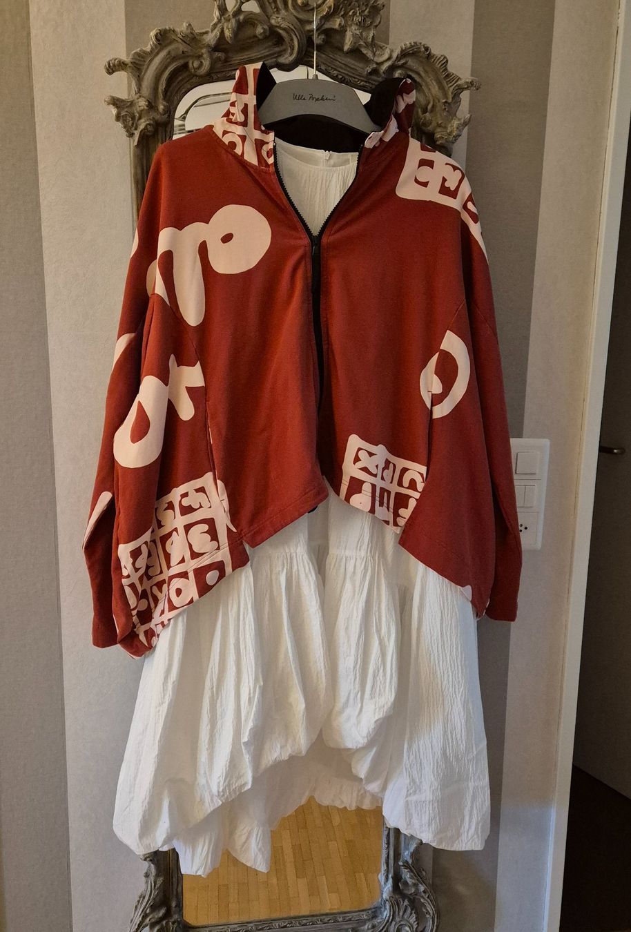 Rundholz Giacche: Rundholz Kapuzen Jacke Gr. S Oversize – Nuovo (secondo la descrizione) da Tagelswangen venduto da GABGABFI
