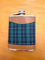 Kultiger Flachmann im Tartan Muster - 180 ml