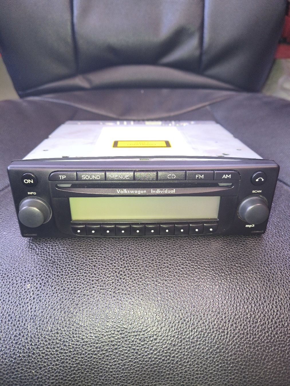 Radio: Orig. VW Individual Autoradio – Usato da Etzelkofen venduto da madafaka_06