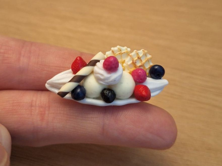 Case e mobili per bambole: Handmade Beeren Eis Teller – Nuovo (secondo la descrizione) da Zürich venduto da HandmadeTinyFood 1