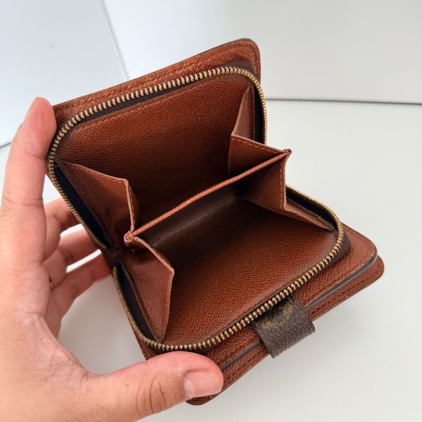Louis Vuitton Brieftaschen: Ab1.- Louis Vuitton Wallet Monogram Compact – Gebraucht aus Geneve von DarlingVintage 3