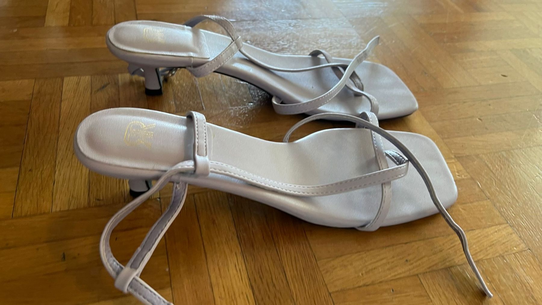 Carte da parati: Sandalen – Usato da Zollikon venduto da eur_p7wf 1