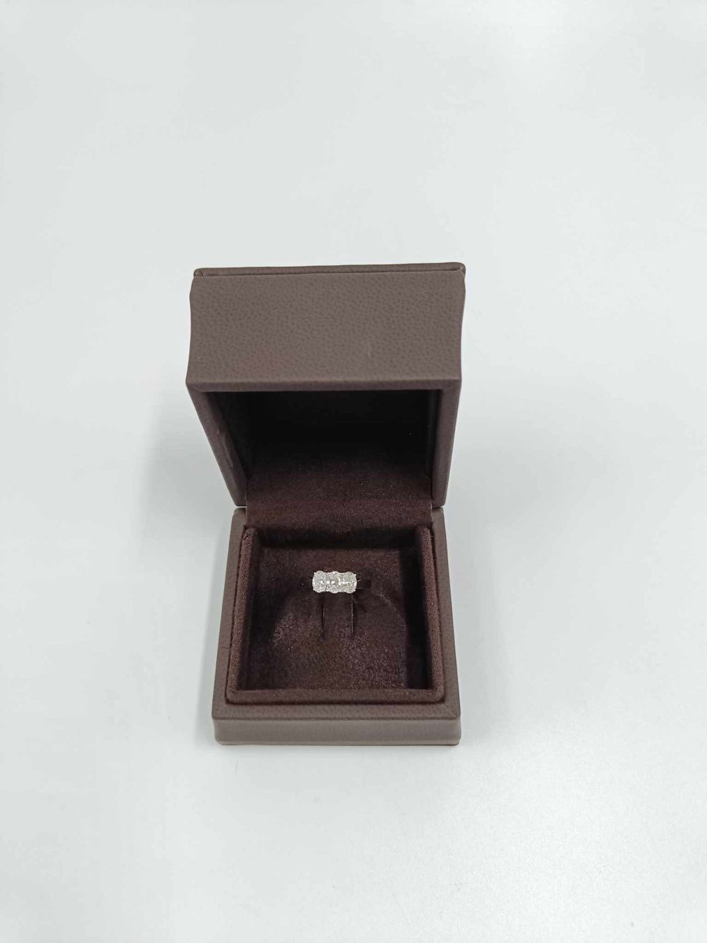 Ringe: DIAMANTRING IN 750 WEISSGOLD – Gebraucht aus Luzern von EdiGem