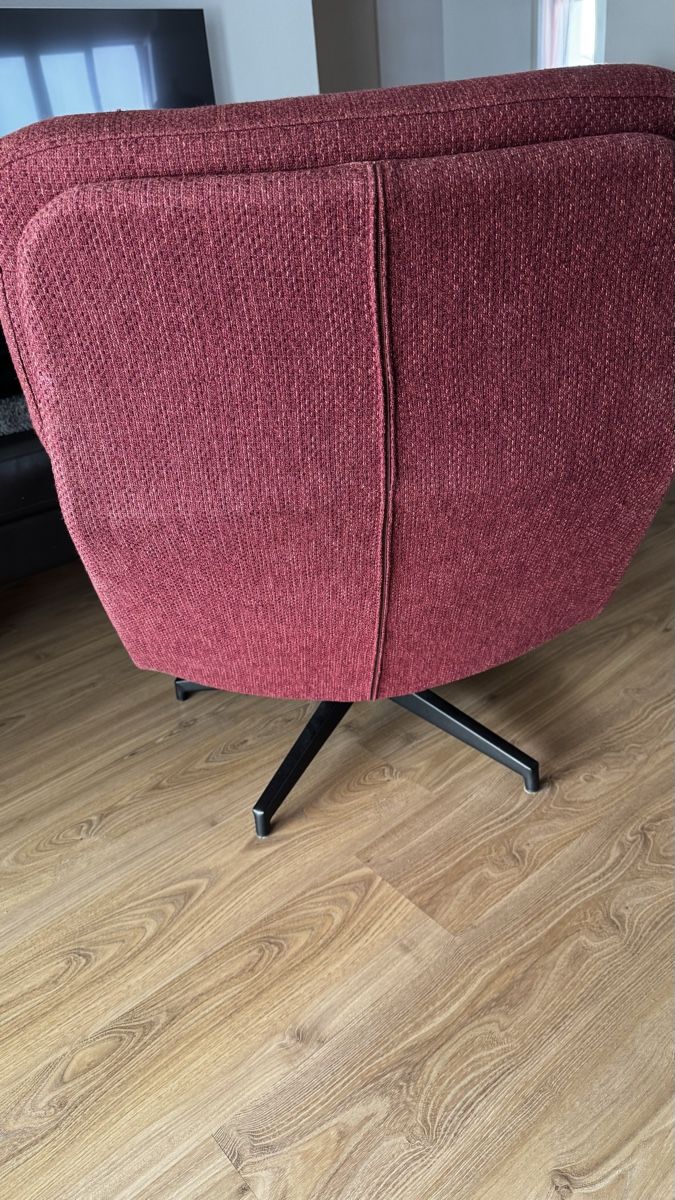 Ikea Poltrone: IKEA Havberg bordeauxrot Drehfuss Sessel  – Usato da Siegershausen venduto da sobasoup 1