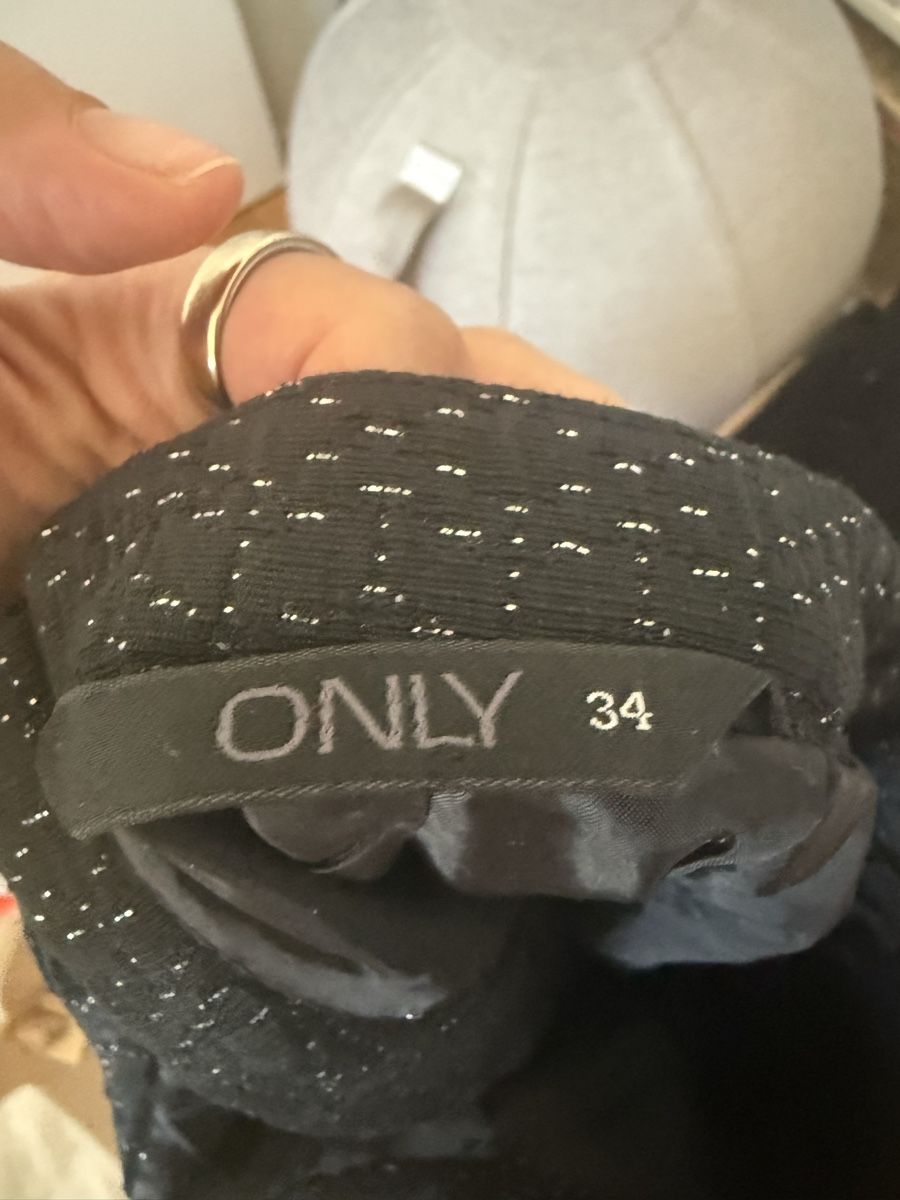 Only Gonne: Damen Rock ONLY Grösse 34 dunkelgrau glänzend – Usato da Uster venduto da CharlotteVN 3