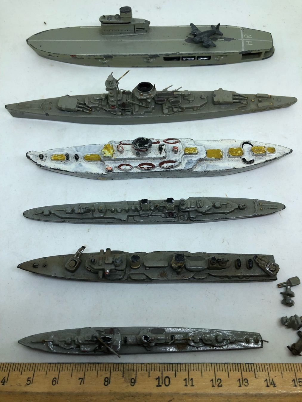 Wiking Kits de montage: 18 WIKING Schiffsmodelle – D'occasion à Gümmenen par Ug6 1