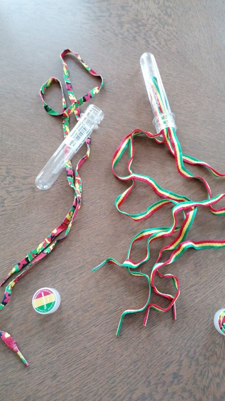 Dekobänder: Farbige Schuhbändel 3 Stück Rasta - Look – Neu und originalverpackt aus Grächen von Hel7890
