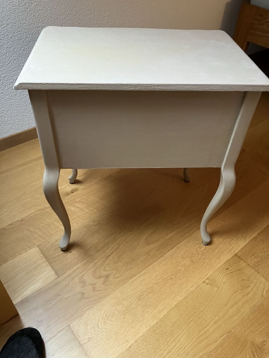 Tables de nuit: Holznachttisch - grauer Anstrich – D'occasion à Affoltern am Albis par 044marcello 1