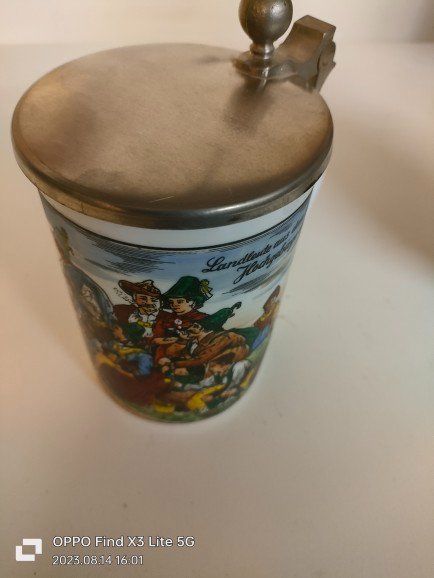 Contenitori & Simili: farbiger Bierhumpen mit Deckel zu verkaufen – Usato da Weinfelden venduto da hek01 2