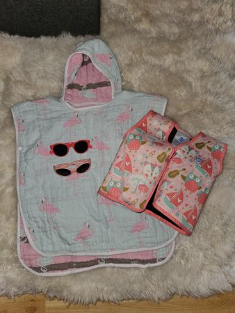 Kleinkind Beach Set: 100%BW Poncho, Float Vest, Sunglasses