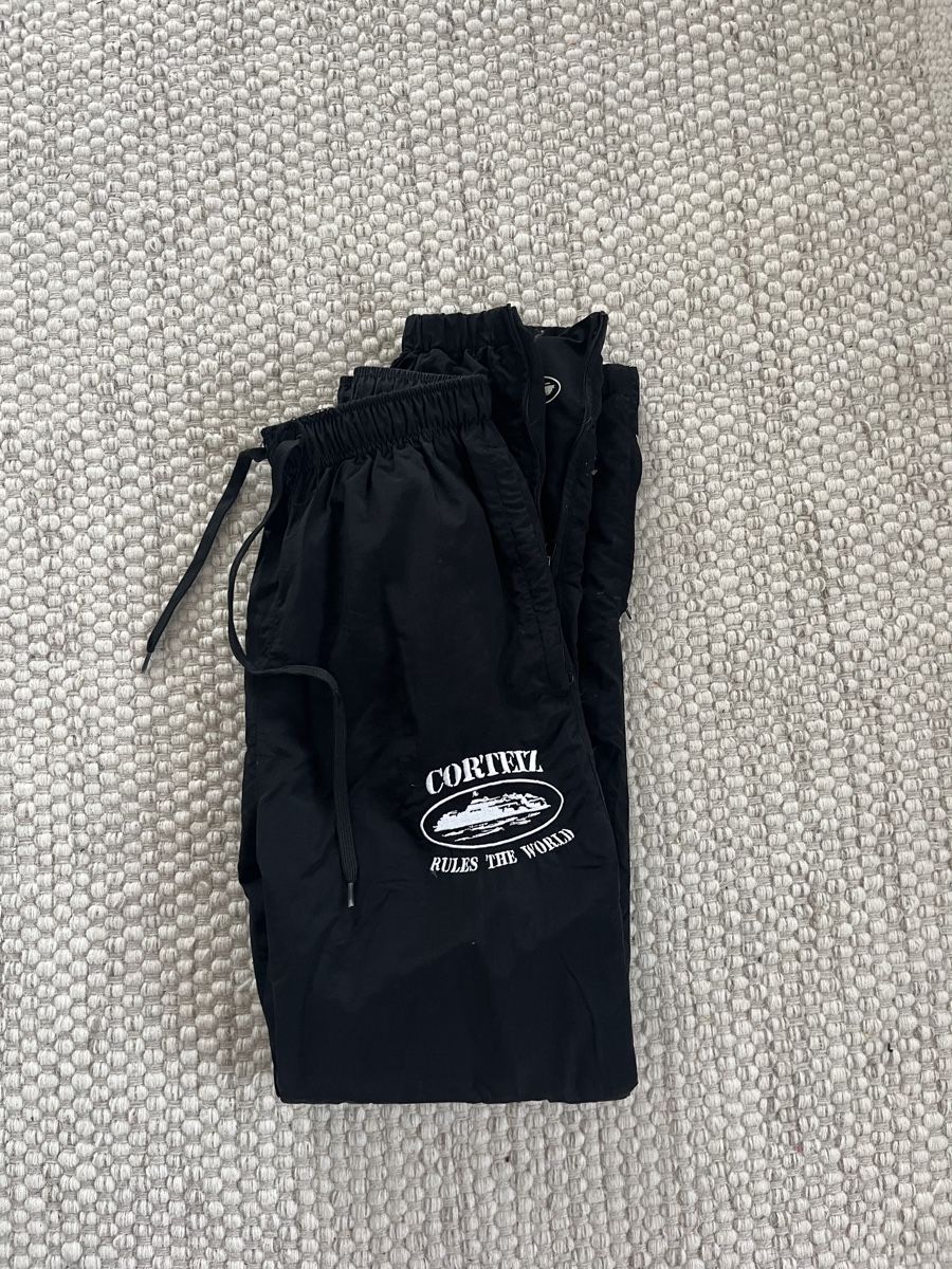 Pantaloni: Corteiz Black Trackpants XS – Usato da Zürich venduto da pheoebephilo