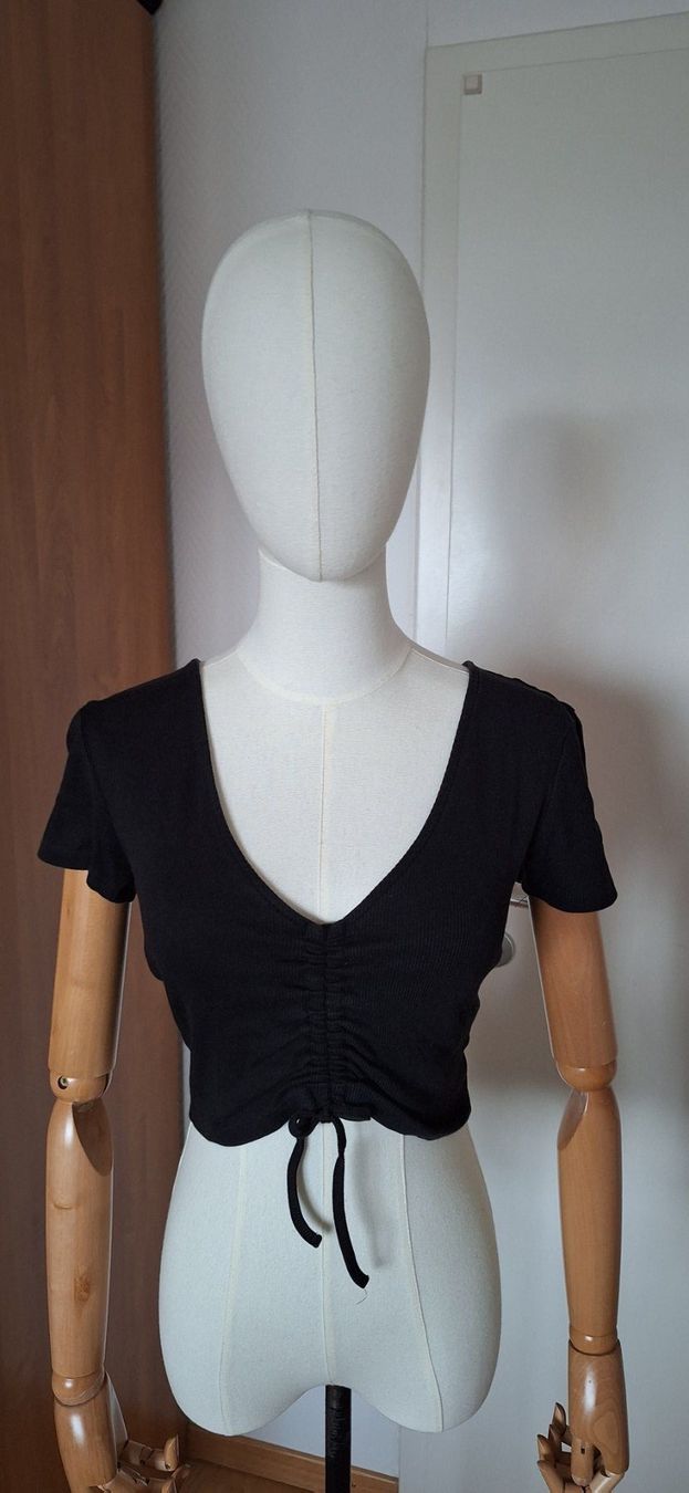 Zara Top: Zara, croc top – Nuovo (secondo la descrizione) da Lussery-Villars venduto da pousinete02