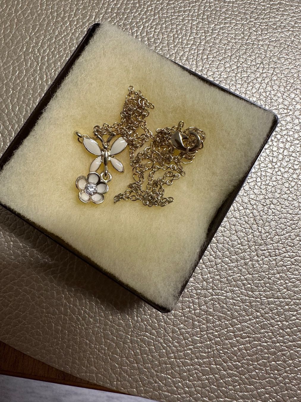 Sonstiger Schmuck: Schmuck Halskette mit Blumen anhanger – Neu und originalverpackt aus Frümsen von Swissline90 3