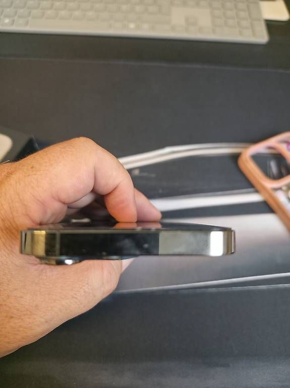 Telefoni cellulari / Smartphones: Iphone 13 Pro 256 GB Graphit Grau – Usato da Herisau venduto da and_zky9 3