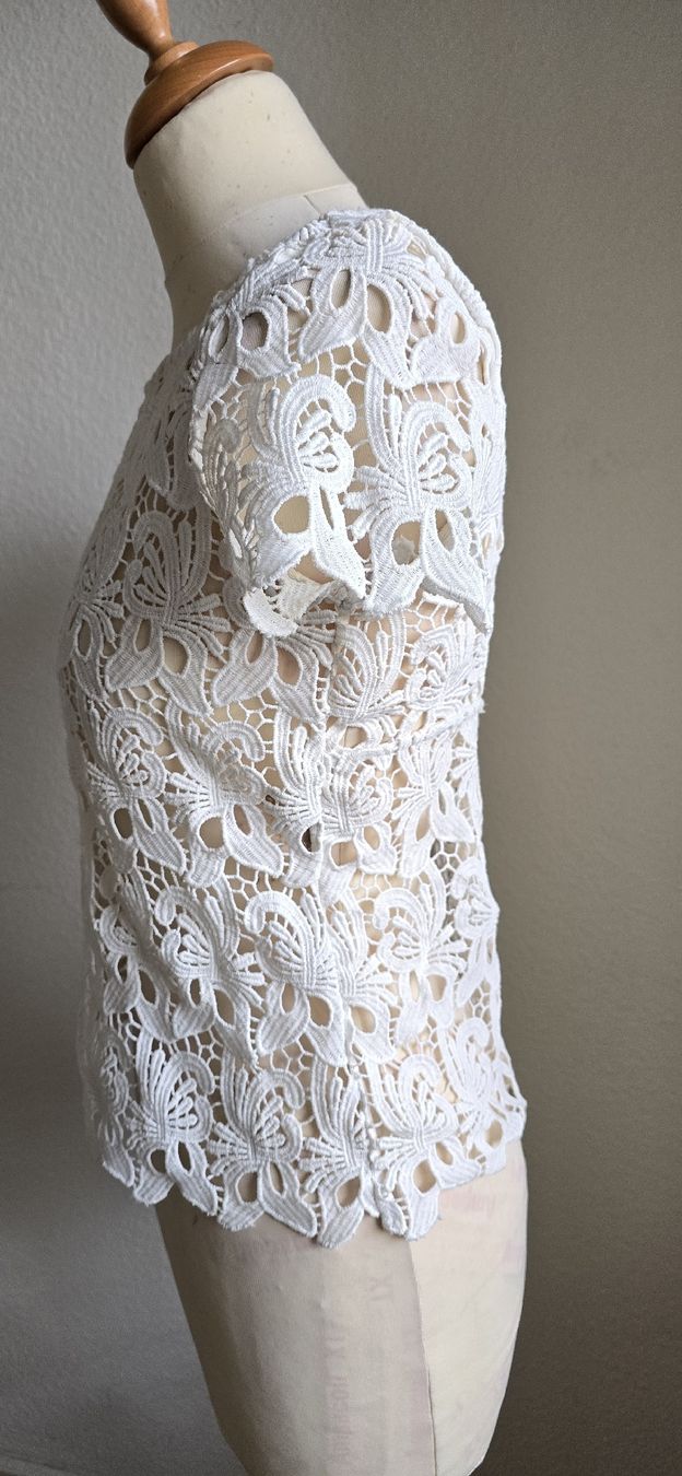 Zara Top: Top en dentelle blanche Taille S – Usato da Genève venduto da Saleena 3