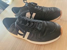 Gut erhaltene, bequeme Damen-Sneakers, Grösse 41, Schwarz