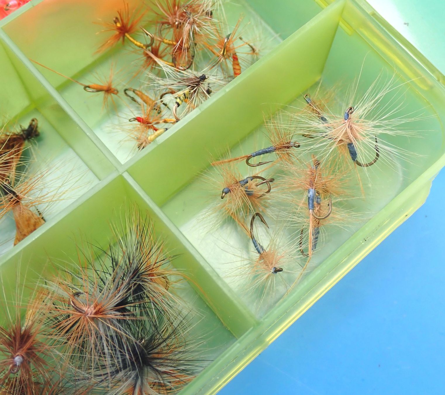 Köder: Fliegen, Fliegenfischen 100 Stück - Total Fr. 40.- – Neu (gemäss Beschreibung) aus Nassenwil von Fwalti01 1