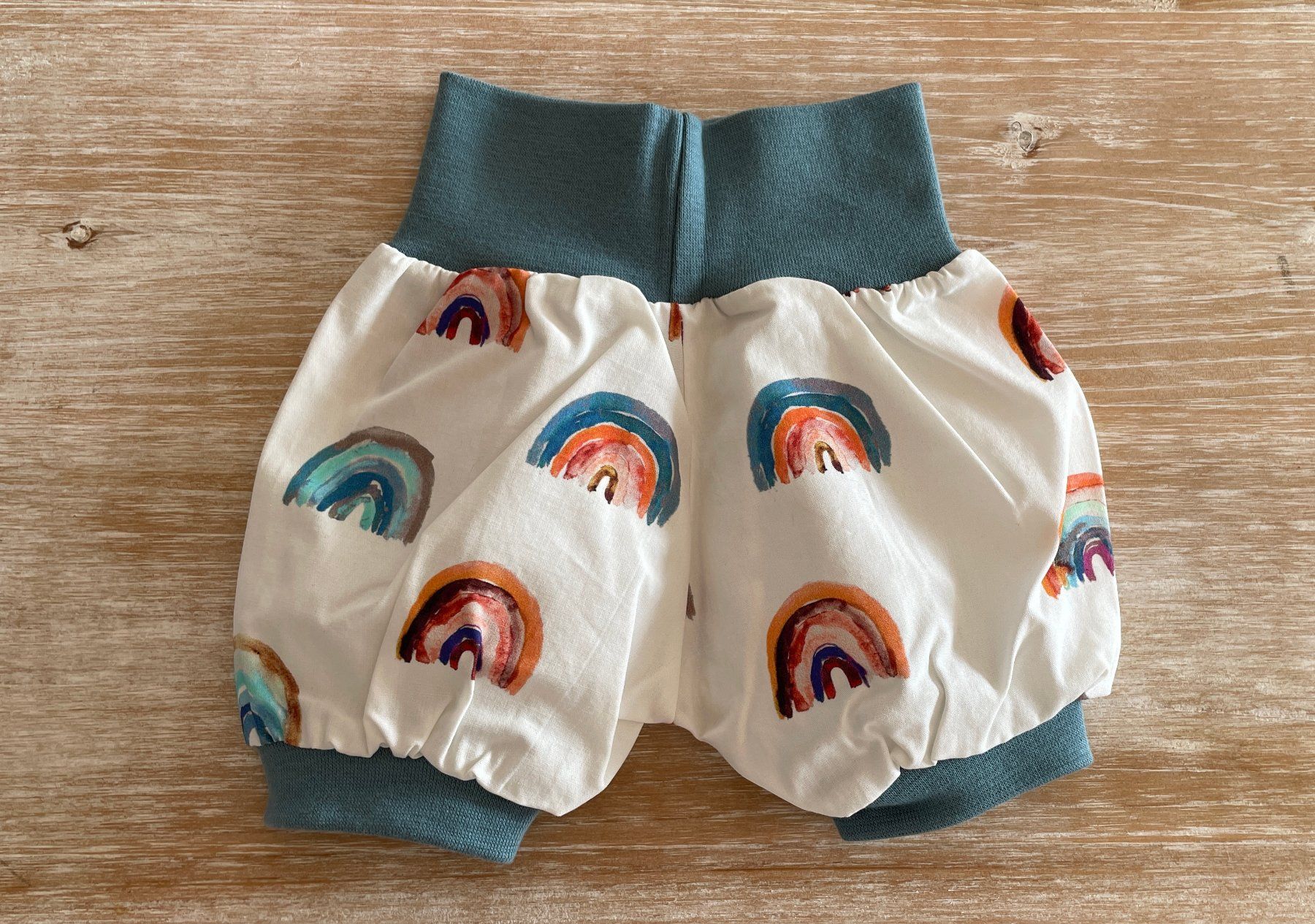 Pantaloni: Baby Pumphose Regenbogen, Grösse 56/62 – Nuovo (secondo la descrizione) da Burgdorf venduto da Crown. 2