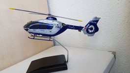 Helikopter Holzmodell EC135 Lions Air/Alpine Air Ambulance