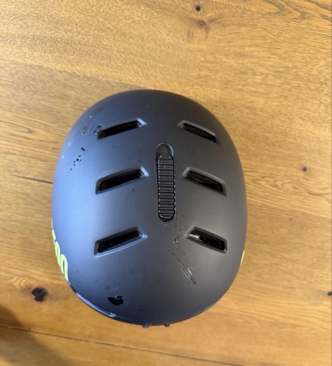 Helme: Casco da sci NEON nero taglia L usato – Gebraucht aus Bellinzona von gra_yv9w 1