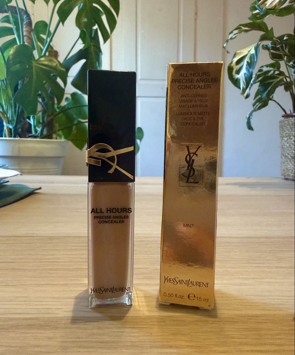 Make-up: Yves Saint Laurent All Hours Concealer - Shade MN7 – Nuovo (secondo la descrizione) da Luzern venduto da sas_r89l