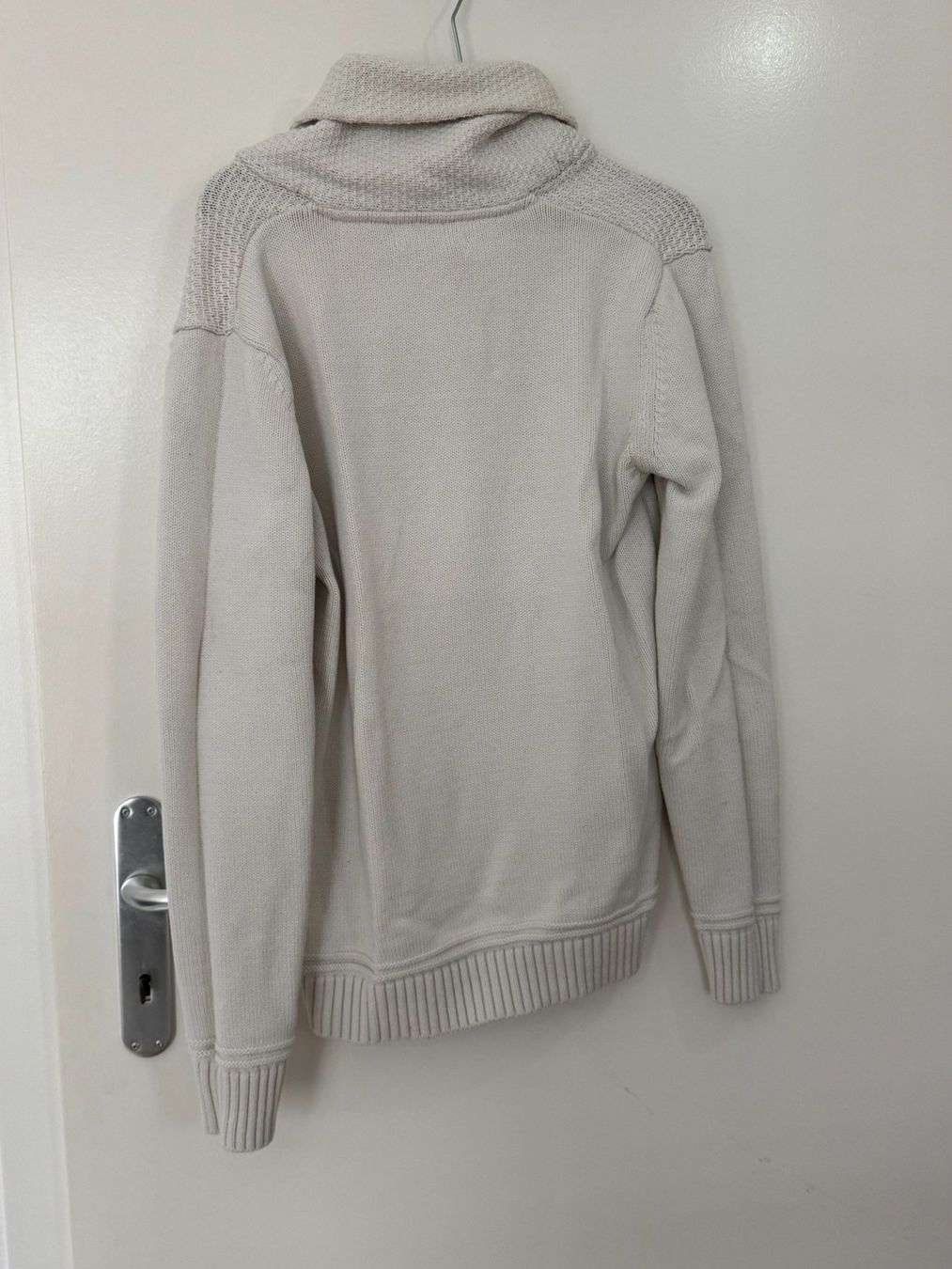 Pullover & Sweatshirts: Pull à col roulé Celio Taille L – Gebraucht aus Yvonand von log_t9ks 1