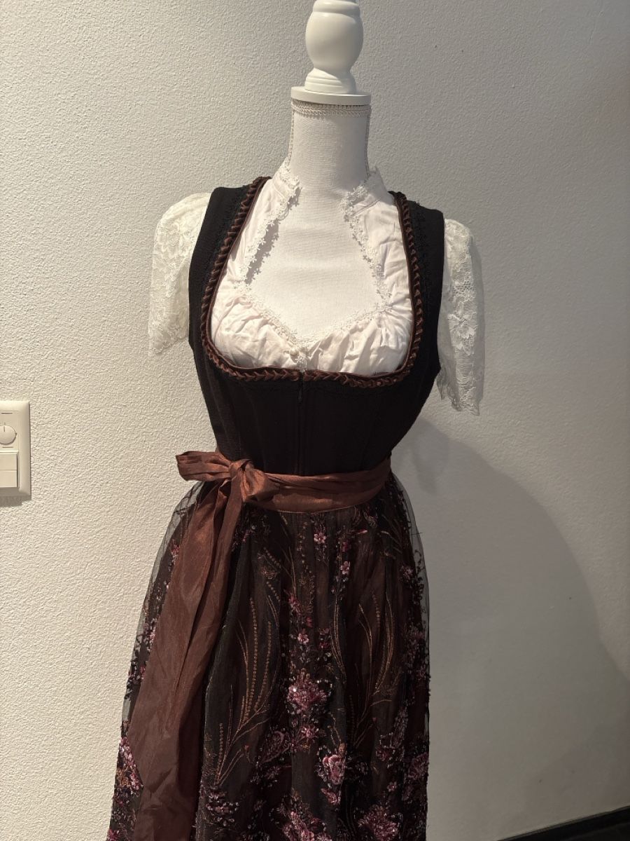 Krüger Kleider: Krüger Dirndl mit Perlenschürze – Gebraucht aus Wiesendangen von Powersandra03 2