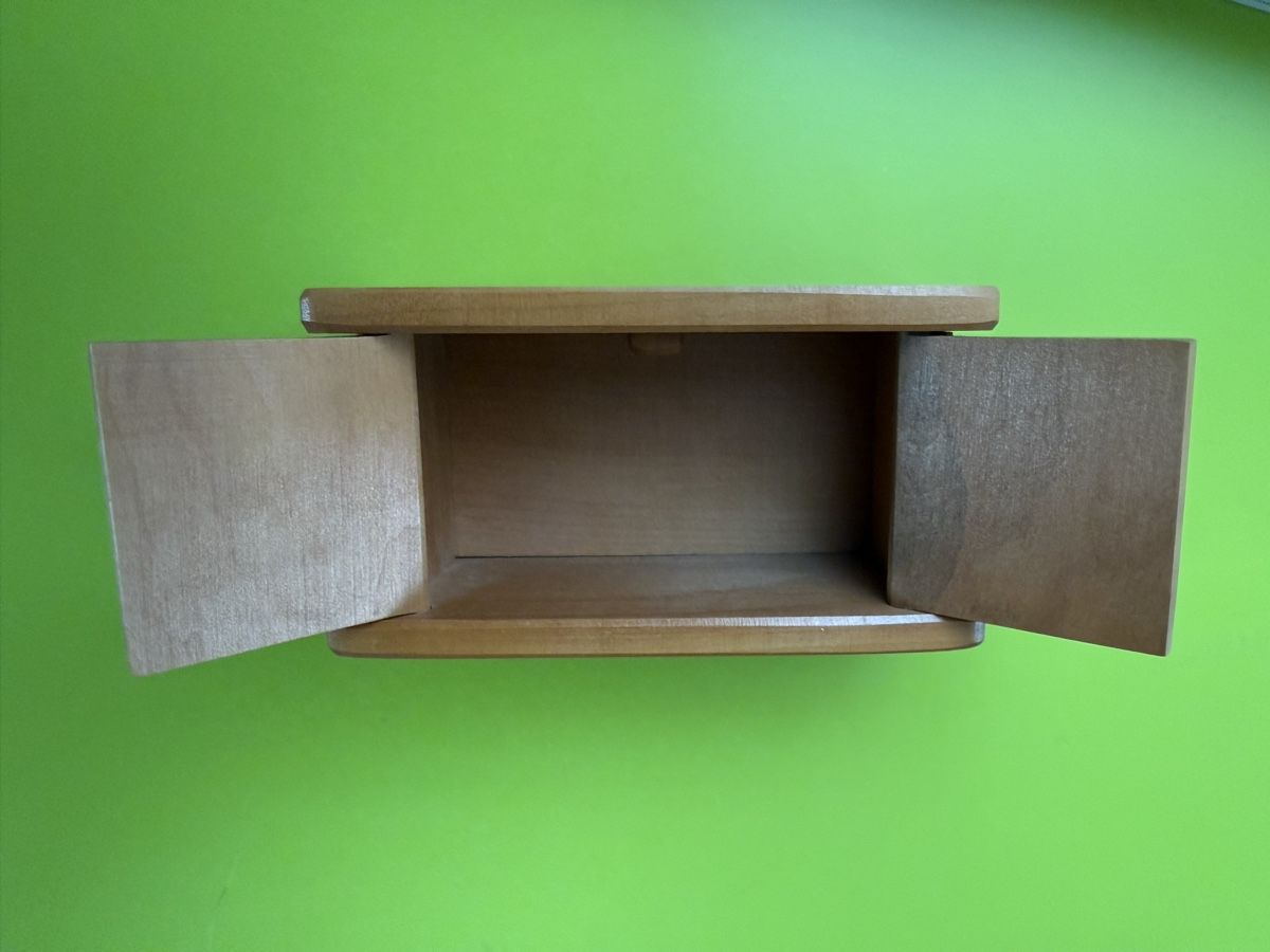 Puppenhäuser & -möbel: Puppenhausmöbel aus Holz – Gebraucht aus Kirchberg BE von wimmler 6