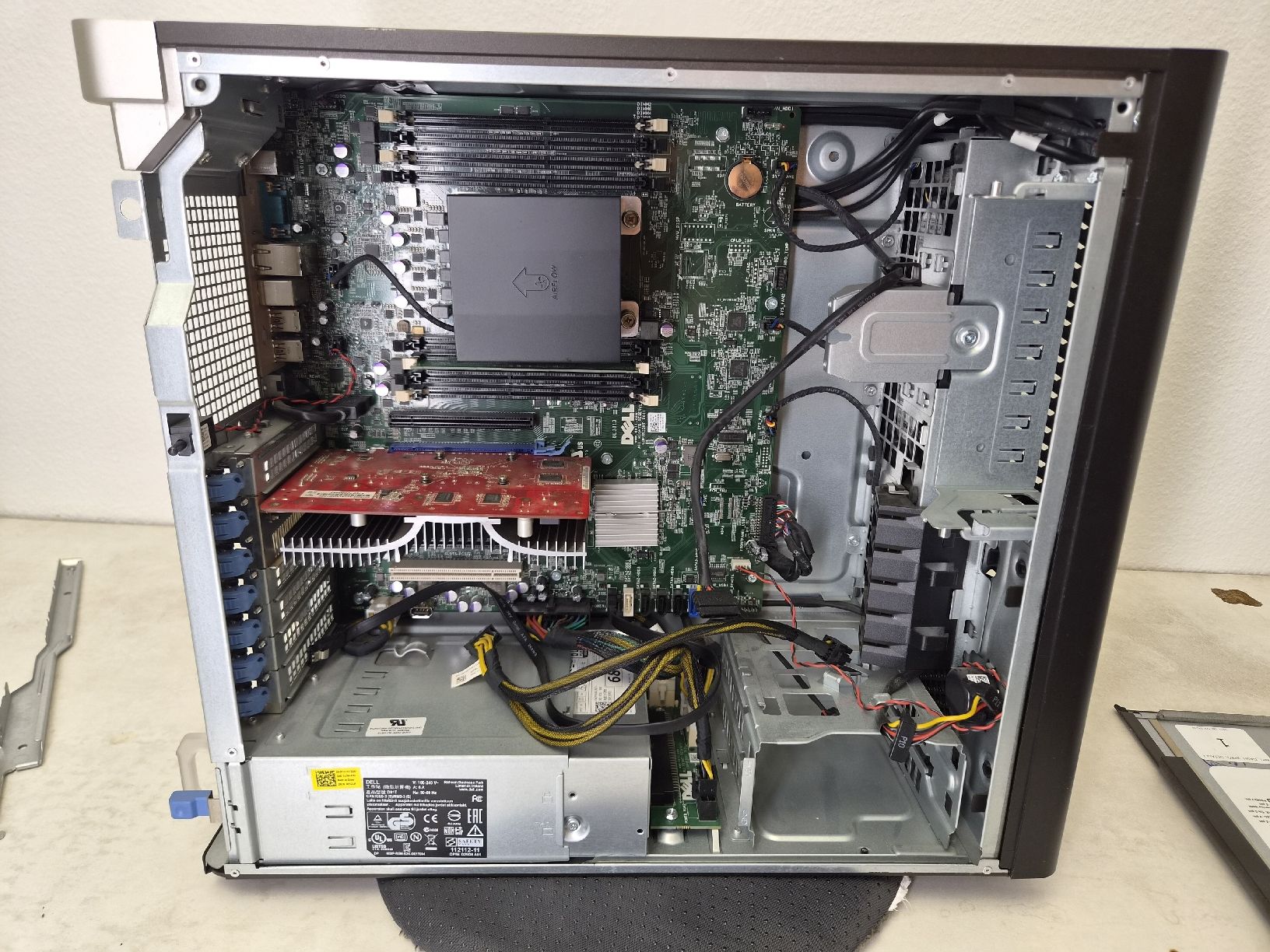 Dell PC: Dell Precision T3610 Workstation Intel Xeon – Usato da SCHAFFHAUSEN venduto da Atami99 9