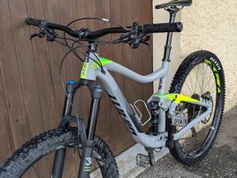 Vélo tout suspendu Giant Taille M