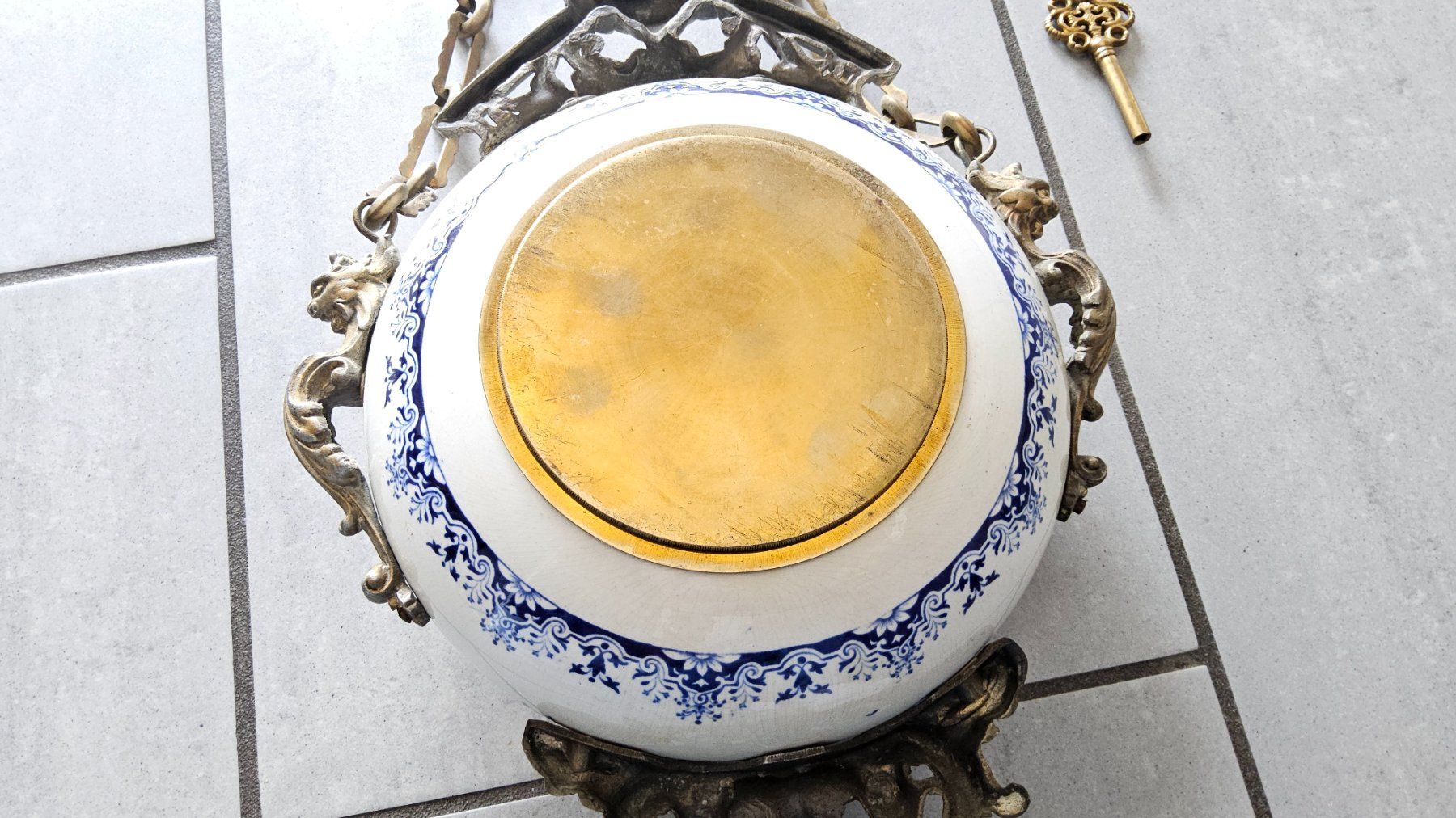 Orologi da terra & Orologi da parete: Antique pendule murale en faïence et bronze – Usato da Malleray venduto da Frederic24 5