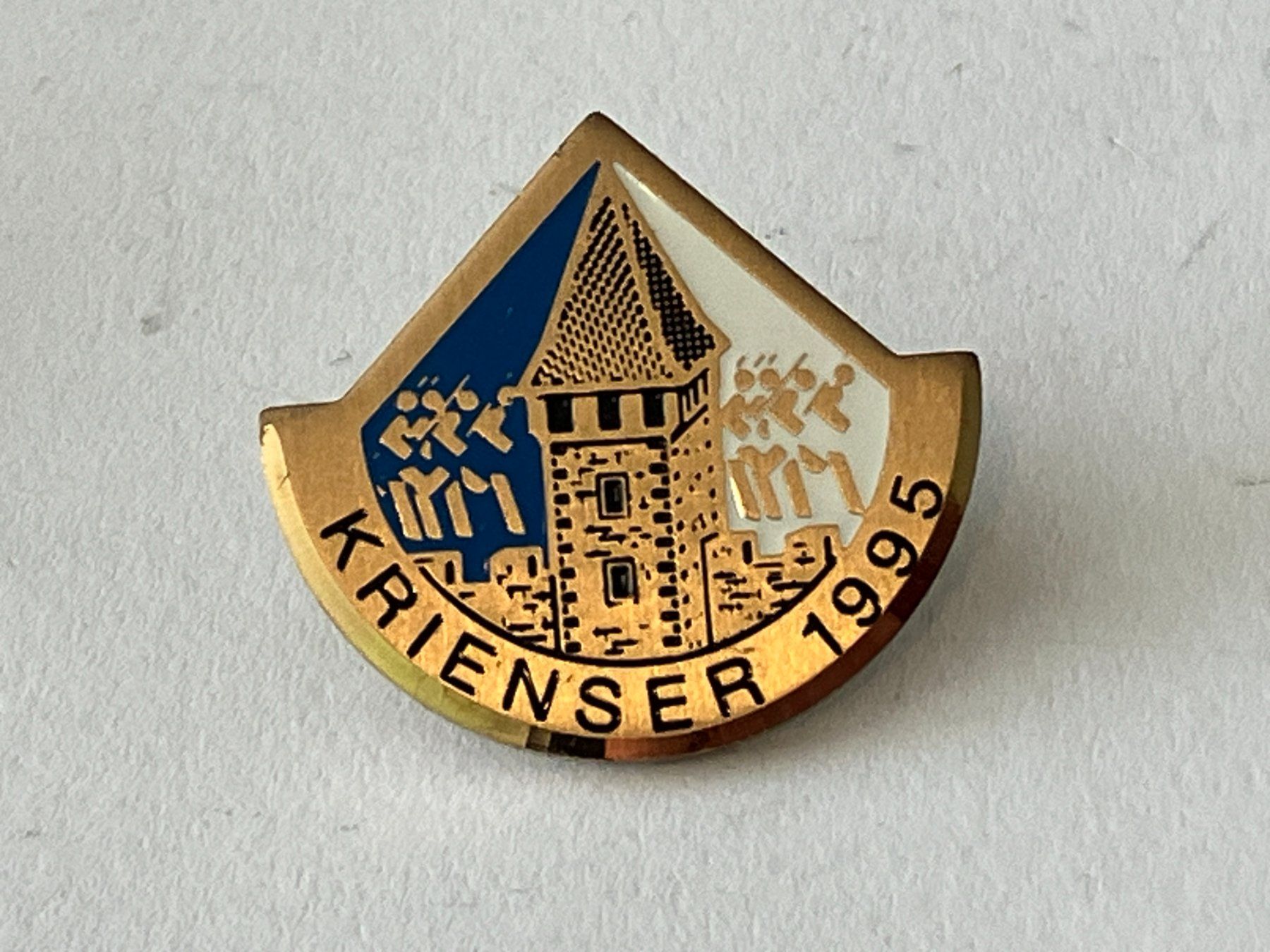 Placchette & Badge: 1 Pin Krienser 1995 – Usato da Basel venduto da djwwpp