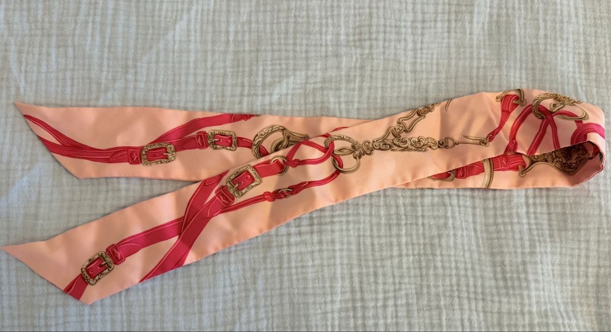 Hermès Foulard & Sciarpe: Twilly hermès brides de gala  – Usato da Lausanne venduto da Meganelausanne 1