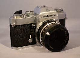 Nikon Nikkormat EL mit 50mm Objektiv