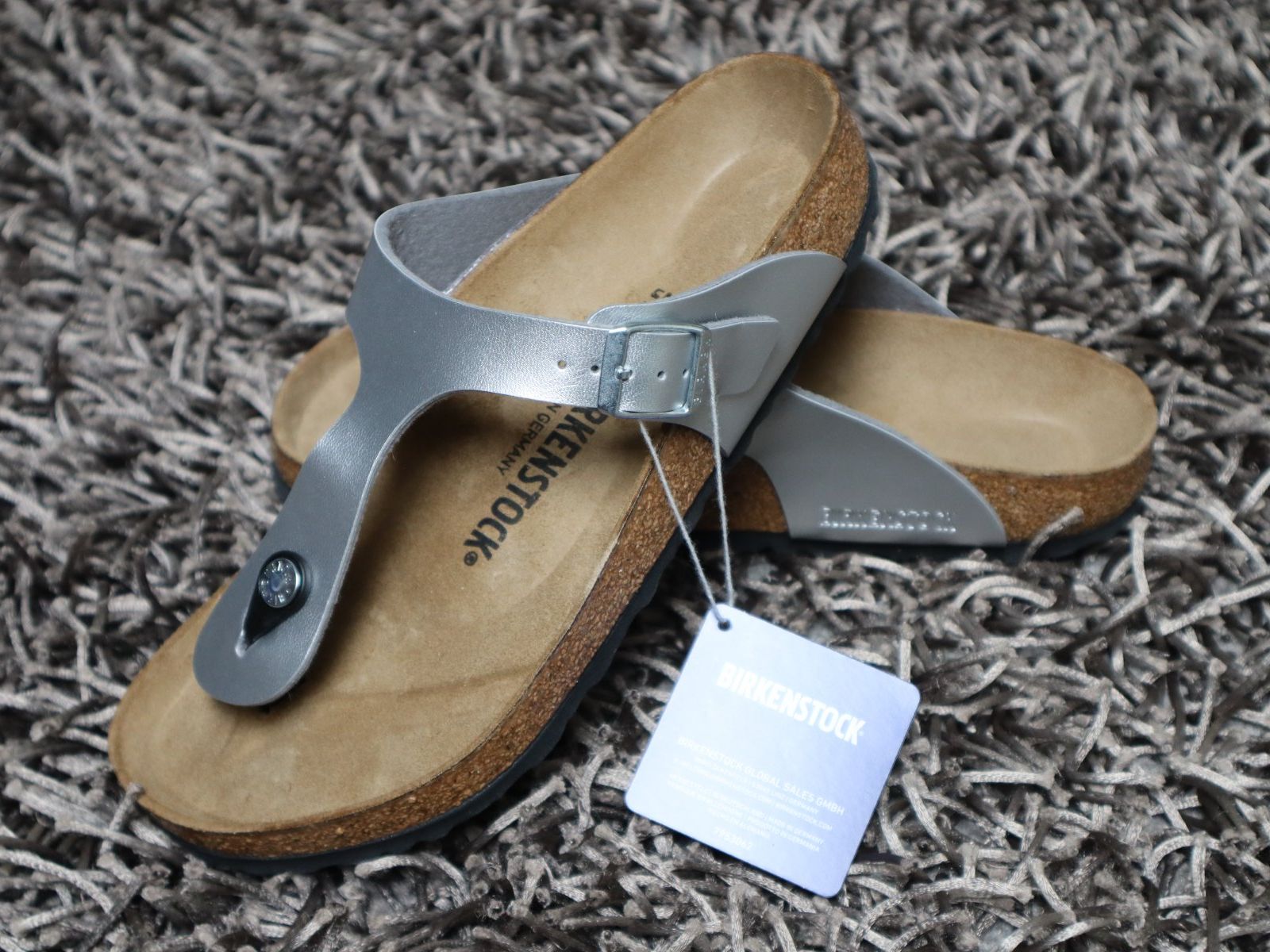 Birkenstock Chaussures femmes: Birkenstock, Gizeh, Gr. 39, silber, NEU – Neuf avec emballage d'origine à Wattwil par glueck 1