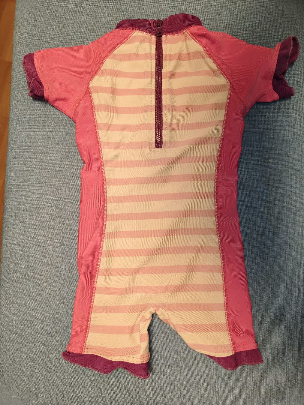 Badekleider & Bikinis: Badegewand / Badehose 74/80 – Gebraucht aus Henggart von piipmatz01 1