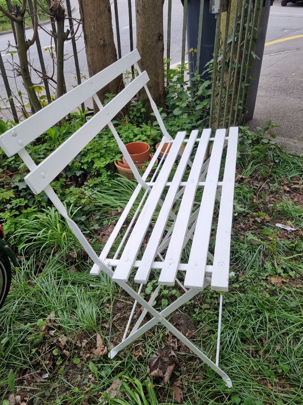 Panchine: Antike kleine 2 Sitz  Gartenbank – Usato da Grellingen venduto da Swissmeen 1