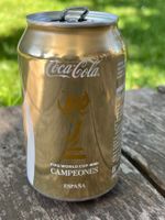 Leere Fussball-Weltmeister Cola-Dose