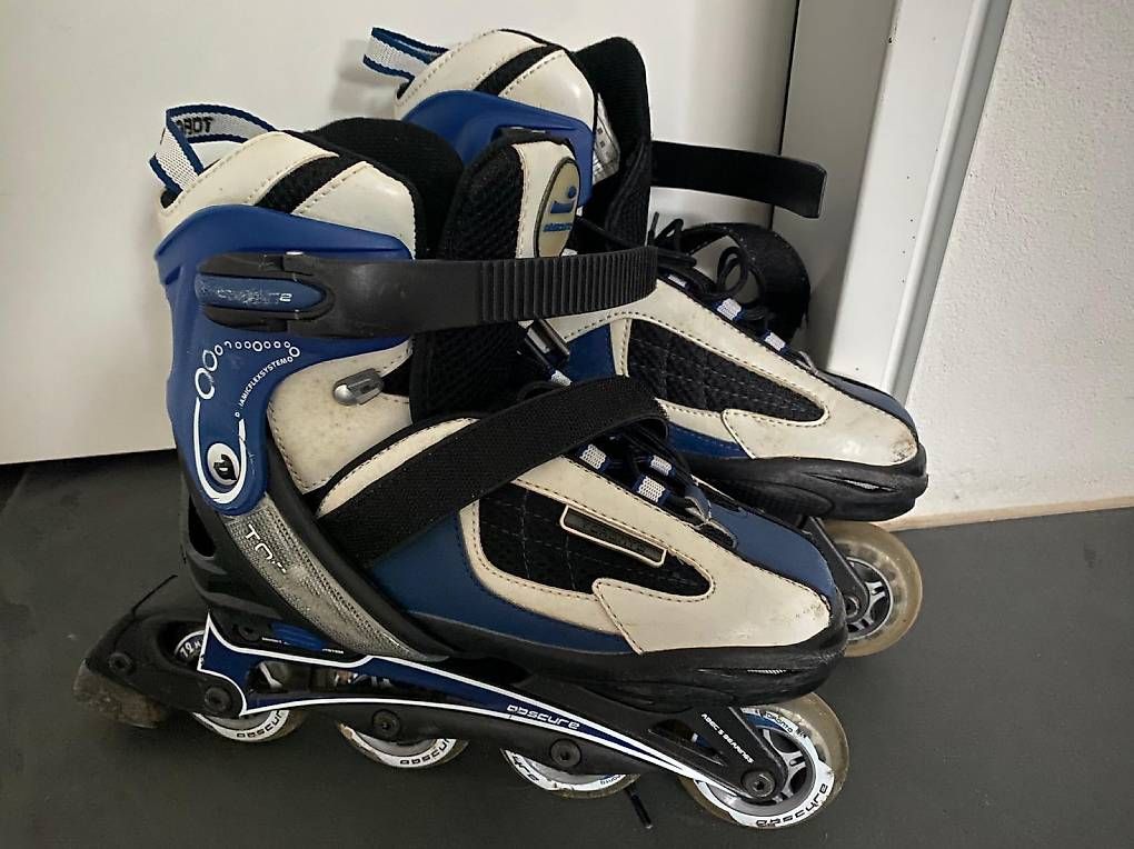 Patins à roul. & inline: Rollerblades verstellbar, Grösse 35-38 – D'occasion à Suberg par Frato01