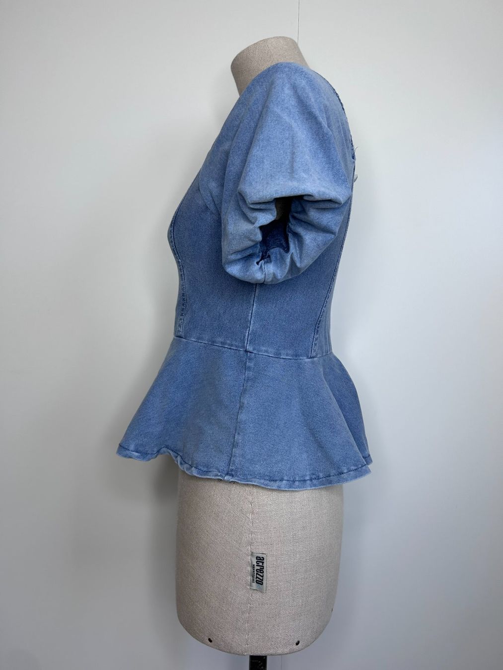 H&M Top: H&M Denim Blouse / Top – Usato da St. Gallen venduto da look-twice 1
