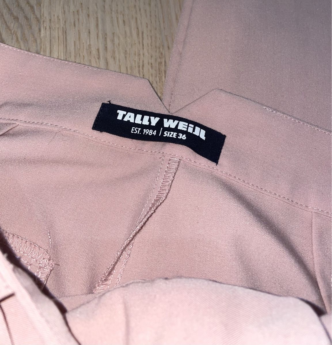Tally Weijl Pantaloni: Pantalon classe - TallyWeijl – Nuovo (secondo la descrizione) da La Chaux-de-Fonds venduto da 19_po 2
